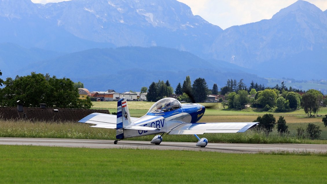 Bélgica: Dos muertos dejó un accidente entre una avioneta y un auto