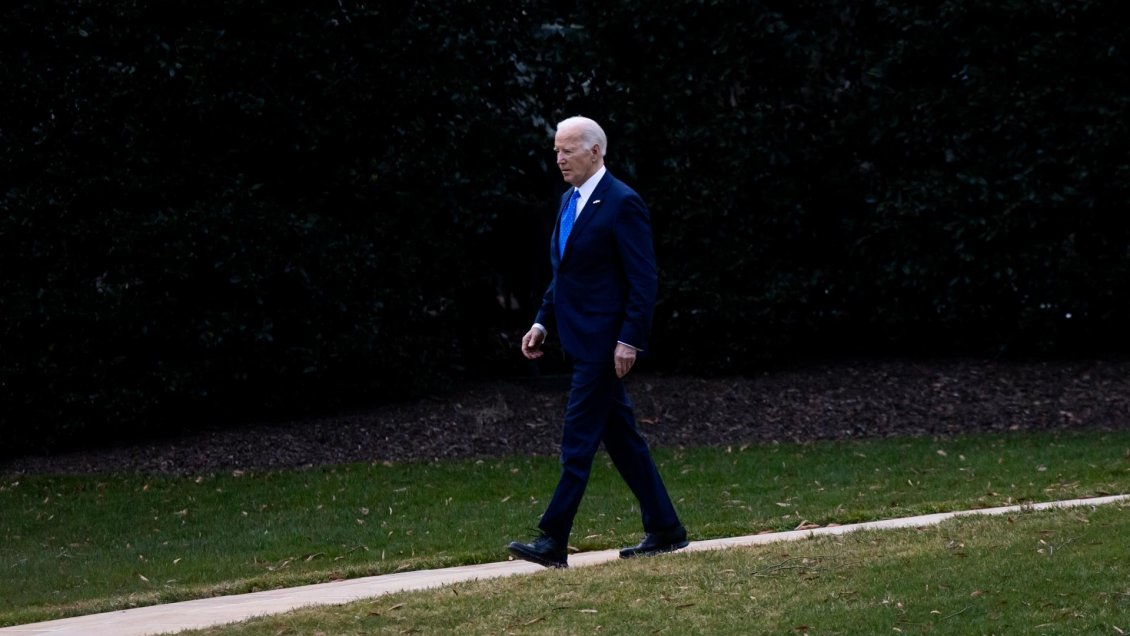 Críticas a la memoria de Biden ponen en el punto de mira su capacidad para gobernar