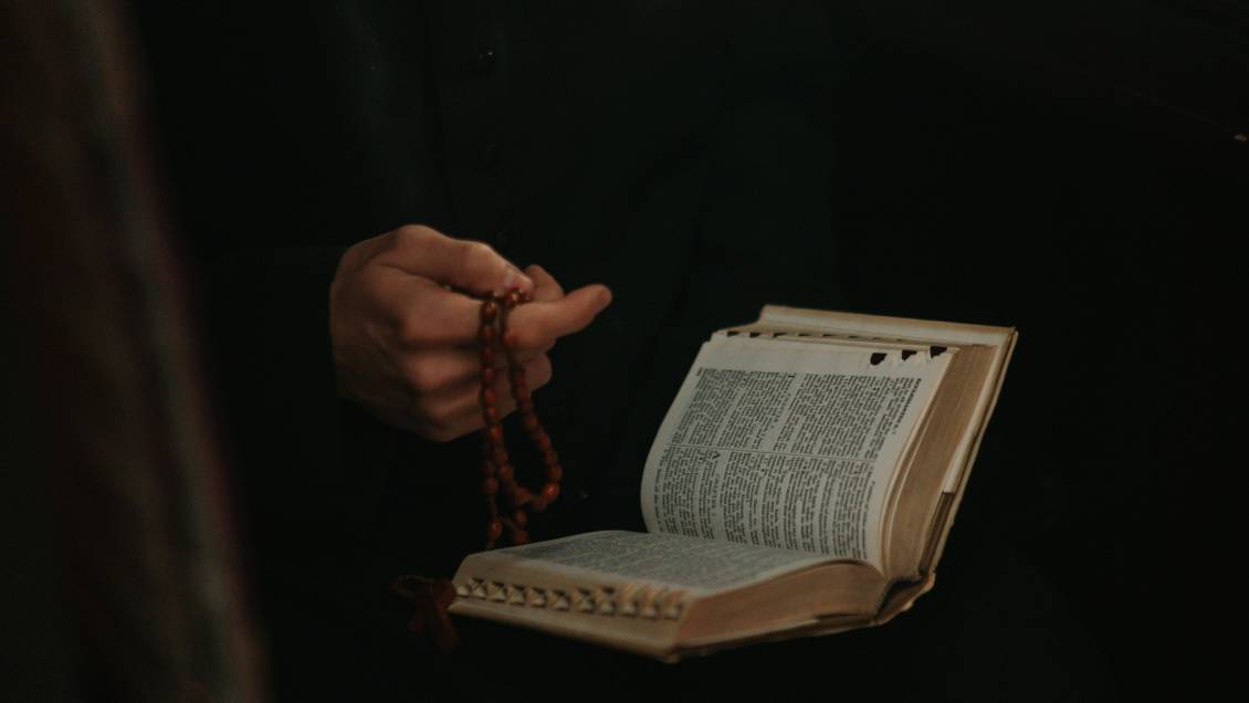 Sacerdote fue detenido junto a su pareja por traficar viagra en España Sacerdote fue detenido junto a su pareja por traficar viagra en España