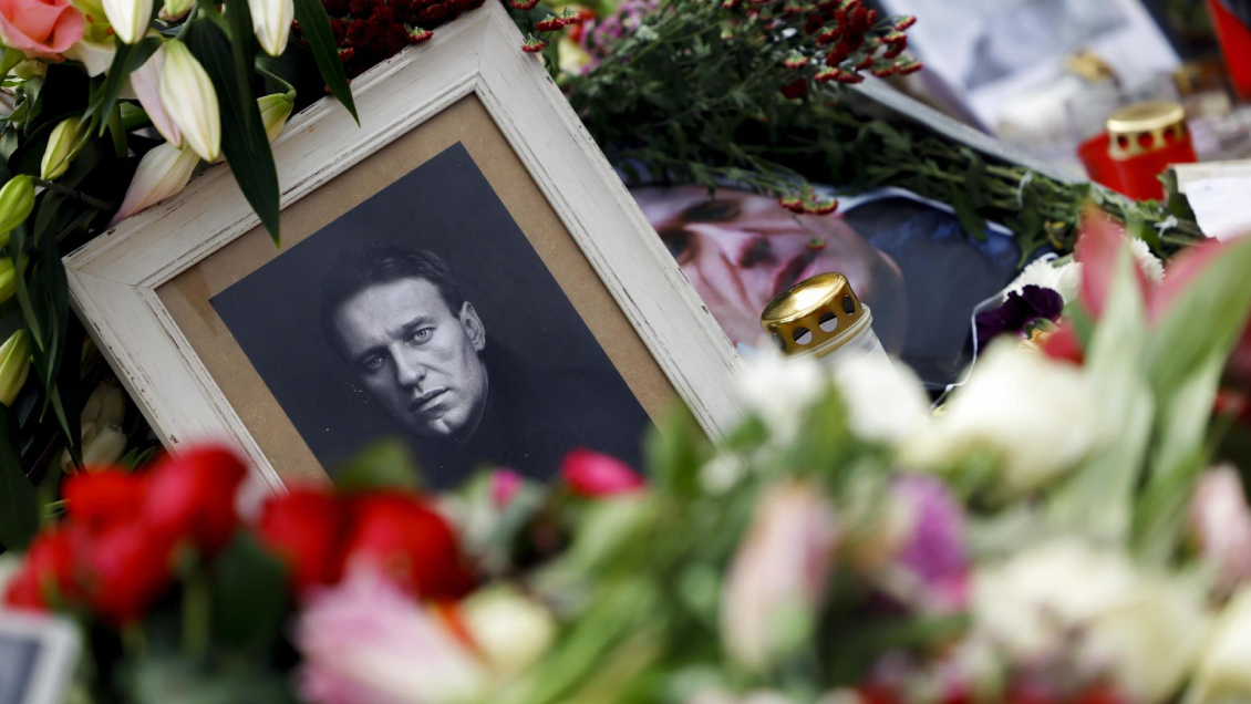 Navalni pudo haber sido asesinado de un puñetazo en el corazón, 