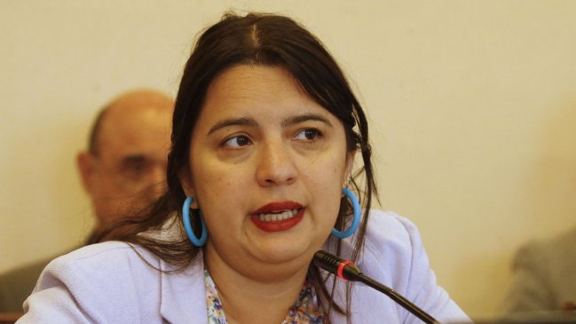 Directora de Presupuestos declaró en Fiscalía por caso convenios