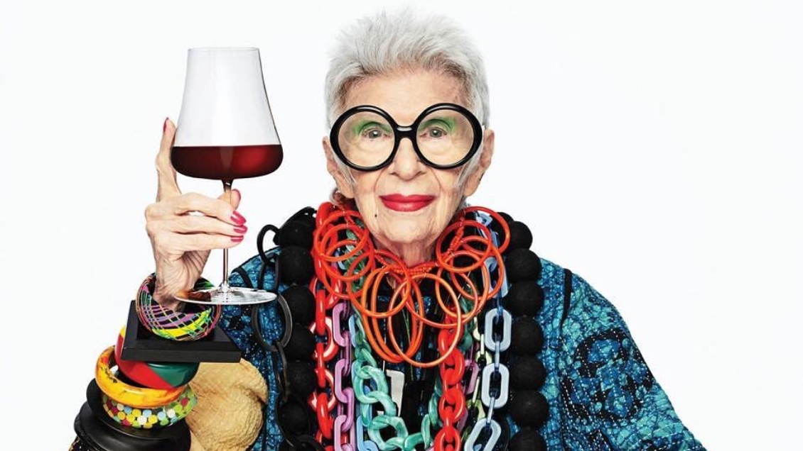 Fallece Iris Apfel a los 102 años: Adiós a una figura de la moda y el diseño