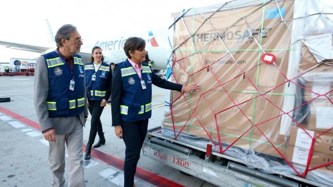 Virus sincicial: 5.000 dosis de vacuna llegaron a Chile para iniciar campaña