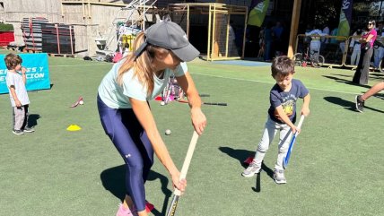   Camila Caram encabezó jornada de inscripciones deportivas en La Reina 