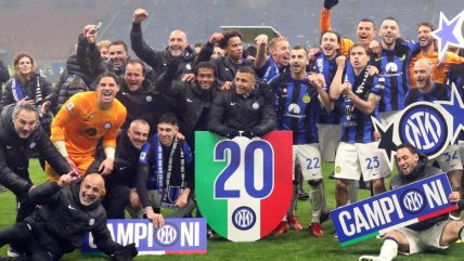   Alexis Sánchez formó parte de los festejos de Inter de Milán por su Scudetto 