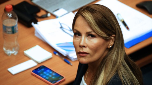 Tribunal accedió a que Cathy Barriga llevara a su hijo a terapia