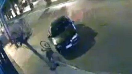  Criminales: Delincuentes en auto arrollaron a ciclista para robarle 