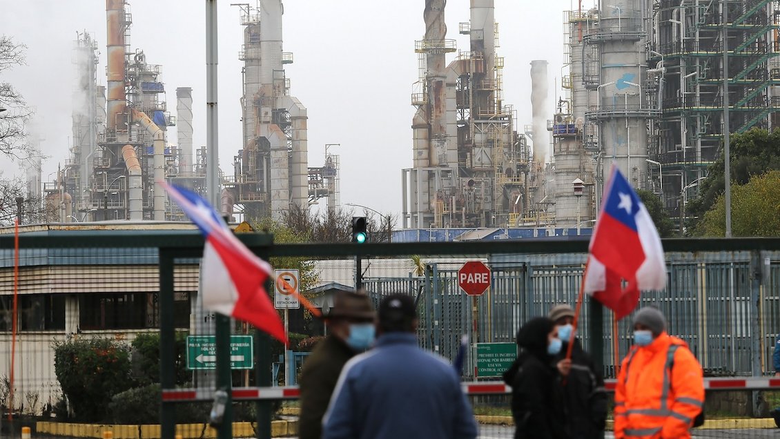 Sindicato bloquea accesos a planta de ENAP en Hualpén