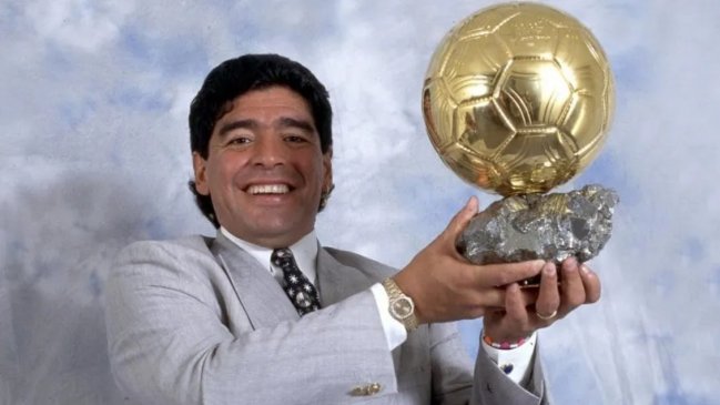   Justicia francesa ordenó la incautación del Balón de Oro de Maradona 