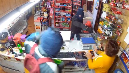   Panadera fue asaltada y agredida por delincuentes armados 