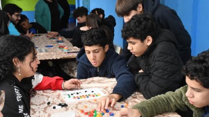   Con cuentos y experimentos: Alumnos de Estación Central tuvieron encuentro con la ciencia 