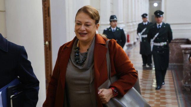 Valencia descartó reunirse con ministra Vivanco y pidió informe al fiscal Palma