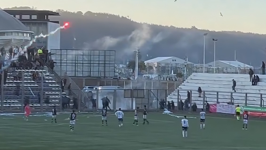 Municipalidad de Talcahuano se querellará por hechos de violencia en duelo Naval-Lota Municipalidad de Talcahuano se querellará por hechos de violencia en duelo Naval-Lota