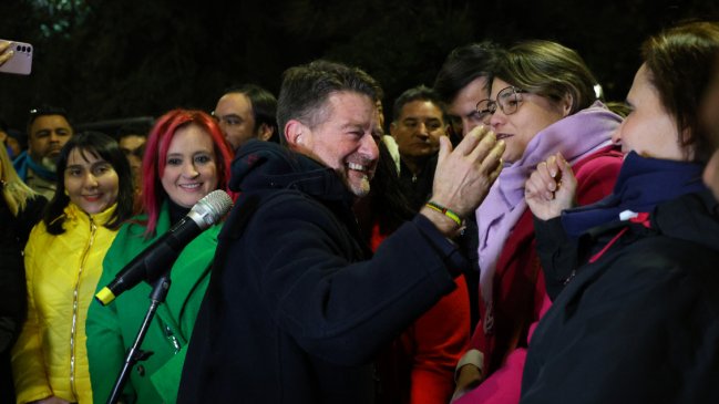 Claudio Orrego buscará la reelección como candidato independiente