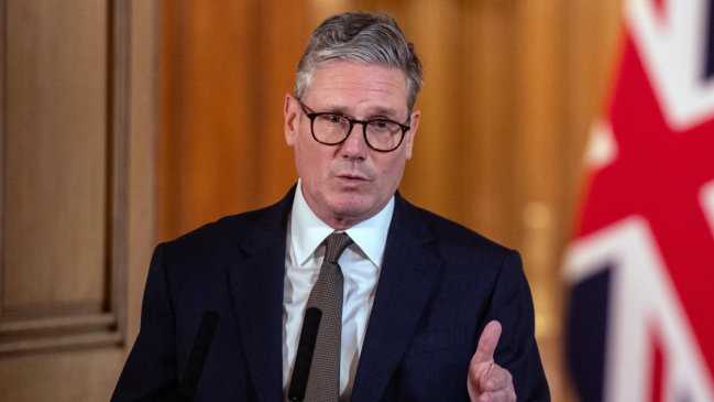 Starmer: Le corresponde a Ucrania decidir cómo despliega la ayuda militar