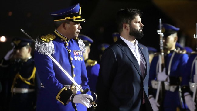 Pendiente de la crisis de seguridad, Boric inicia su visita en Paraguay