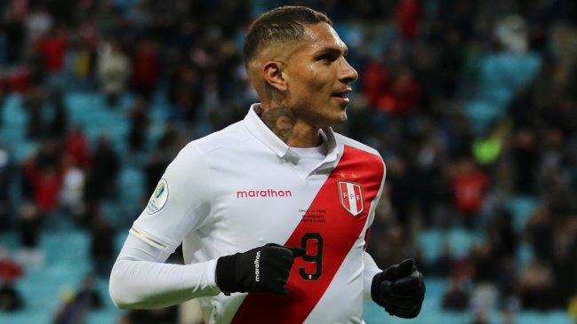   Club César Vallejo acusó a Paolo Guerrero de querer rescindir unilateralmente su contrato 