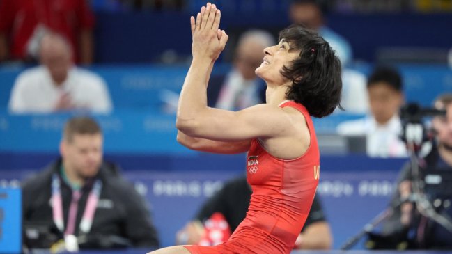   India lloró descalificación de Vinesh Phogat, voz de movimiento contra abusos sexuales 