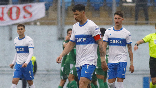   Universidad Católica tuvo duro traspié ante Audax y sigue detrás de la U y Colo Colo 