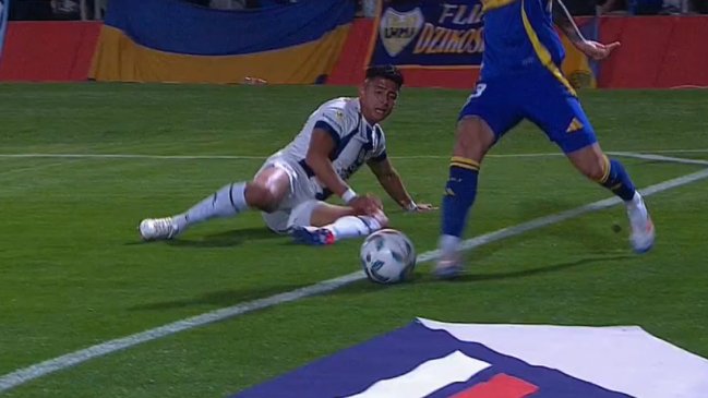   [VIDEO] Boca anotó un gol lleno de polémica ante Talleres 