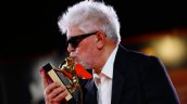 Pedro Almodóvar gana el León de Oro y hace historia con su primera cinta en inglés    Pedro Almodóvar gana el León de Oro y hace historia con su primera cinta en inglés