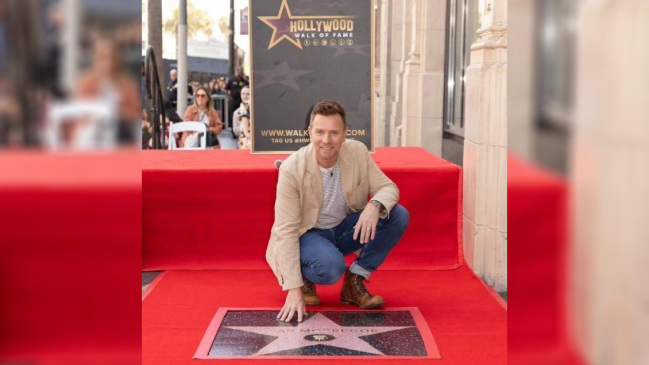  Ewan McGregor develó su estrella en el Paseo de la Fama  