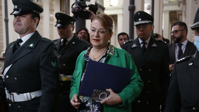 Ministra Vivanco acudió a Contraloría para impugnar su remoción