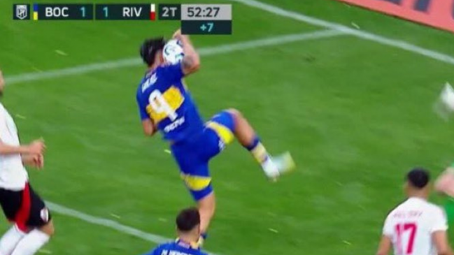   [VIDEO] Revisado en el VAR: El polémico gol anulado a Milton Giménez en Boca ante River Plate 