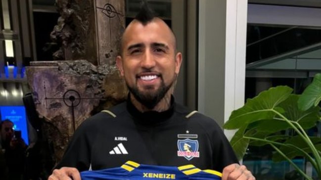   [FOTO] Arturo Vidal quedó feliz con regalo que le hizo Gary Medel en Buenos Aires 