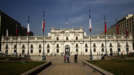  Sobrecarga laboral en La Moneda: Funcionarios exigen remoción de directora  