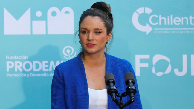 Diputadas RN piden que Karamanos transparente su rol como primera dama