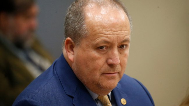 Parlamentarios oficiaron y denunciaron a Valencia por su reunión con Hermosilla y Chadwick