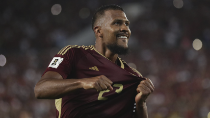   [VIDEO] Salomón Rondón marcó la igualdad para Venezuela tras pase de Soteldo 