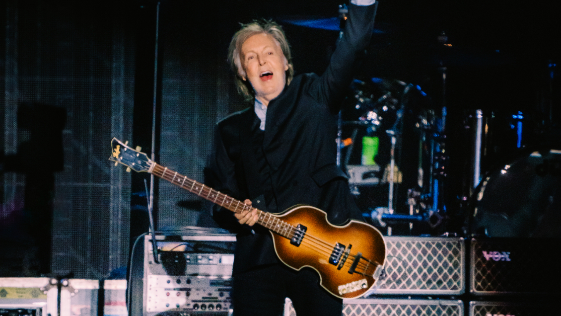 Carisma y simpatía: Paul Mccartney hizo vibrar a 40.000 personas en su paso por Chile