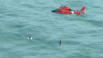   Náufrago sobrevivió a Milton aferrándose a una nevera 