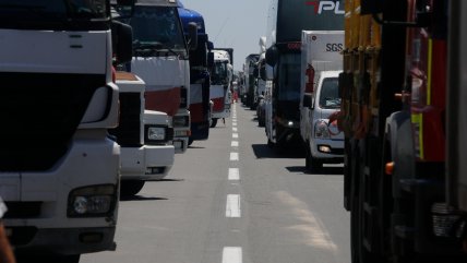  Senador UDI teme enfrentamiento de chilenos y bolivianos por bloqueo de carretera en Arica  