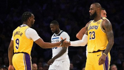   LeBron y Bronny hacen historia en el debut ganador de los Lakers en la NBA 