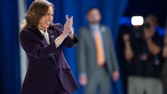 Harris insta en Filadelfia a la comunidad negra a apoyarla y 