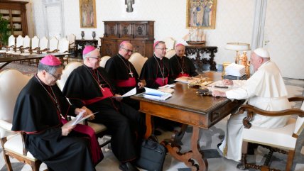   Tras cinco años, la Conferencia Episcopal de Chile se reunió con el papa 