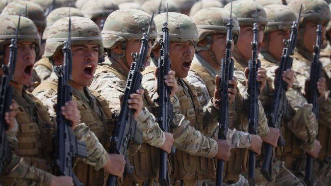 Ministra de Defensa: 