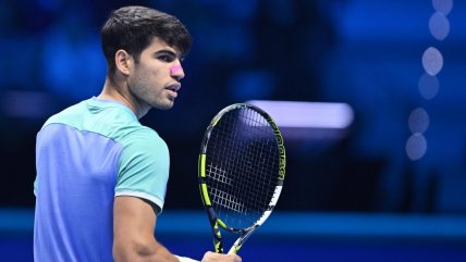   Alcaraz venció a Rublev y mantuvo sus opciones en las Finales de la ATP 