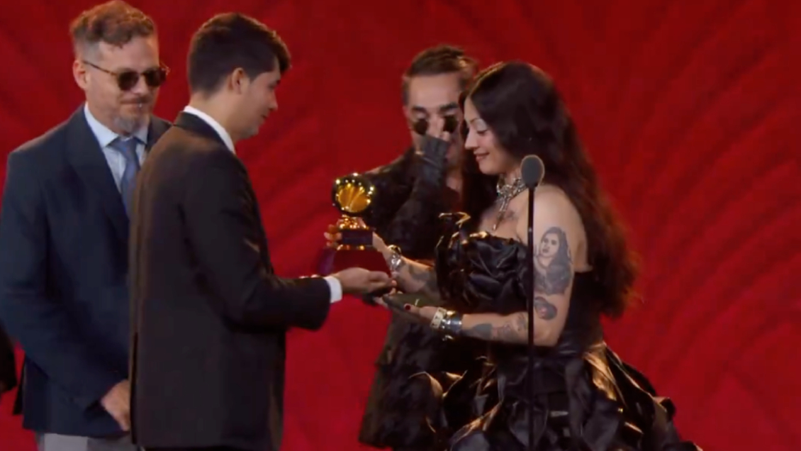 Mon Laferte gana el Latin Grammy a Mejor Álbum Alternativo Mon Laferte gana el Latin Grammy a Mejor Álbum Alternativo