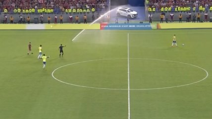   [VIDEO] Venezuela prendió los regadores en pleno partido con Brasil 