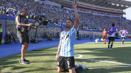   [VIDEO] Adrián Martínez estiró la ventaja para Racing ante Cruzeiro en la final de la Sudamericana 