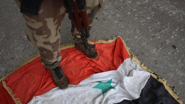 Insurgentes sirios anuncian su entrada en Damasco y la declaran 