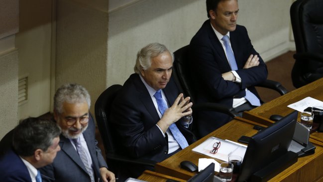 Abogado de Chadwick criticó nuevas filtraciones de chats con Hermosilla