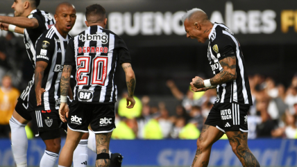   Eduardo Vargas reaccionó a críticas por desempeño en la final de la Libertadores 