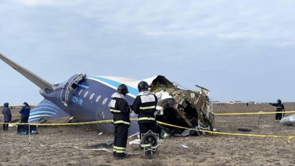  Al menos 38 muertos en accidente de avión en Kazajistán  