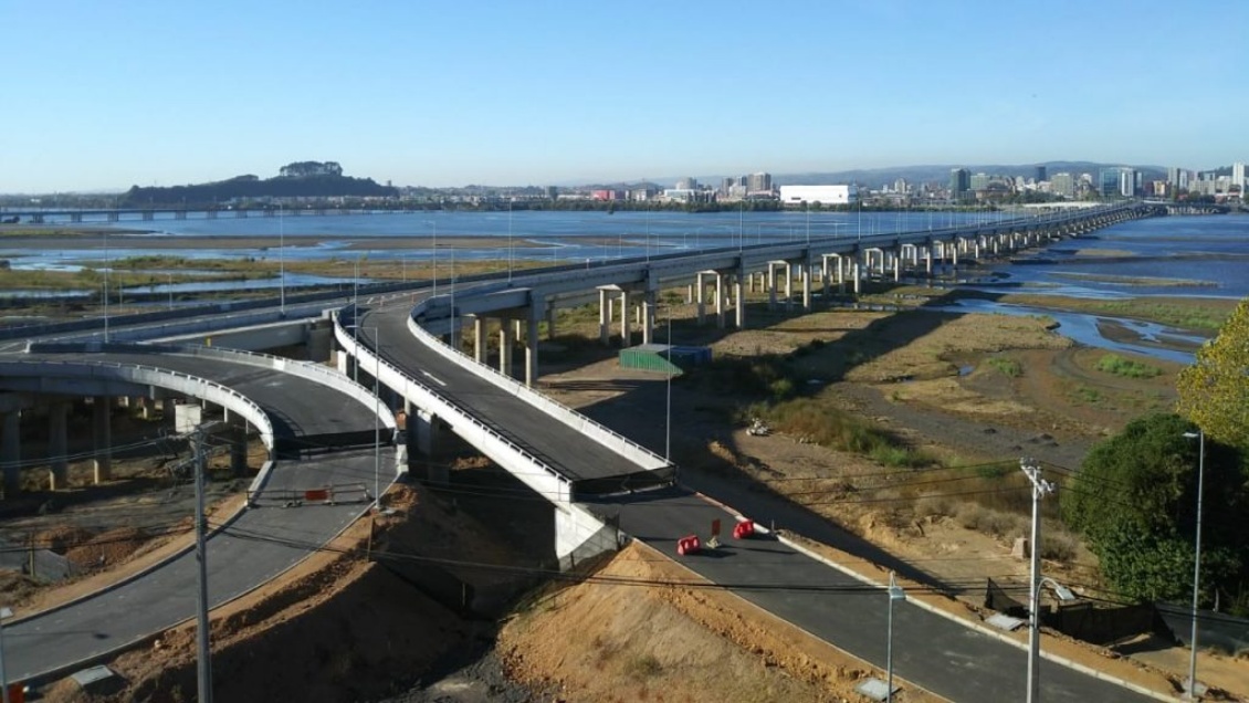 San Pedro de la Paz: Camión derramó excrementos a lo largo de tres kilómetros