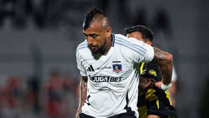   [VIDEO] Arturo Vidal marcó el empate de Colo Colo ante Peñarol con una volea 